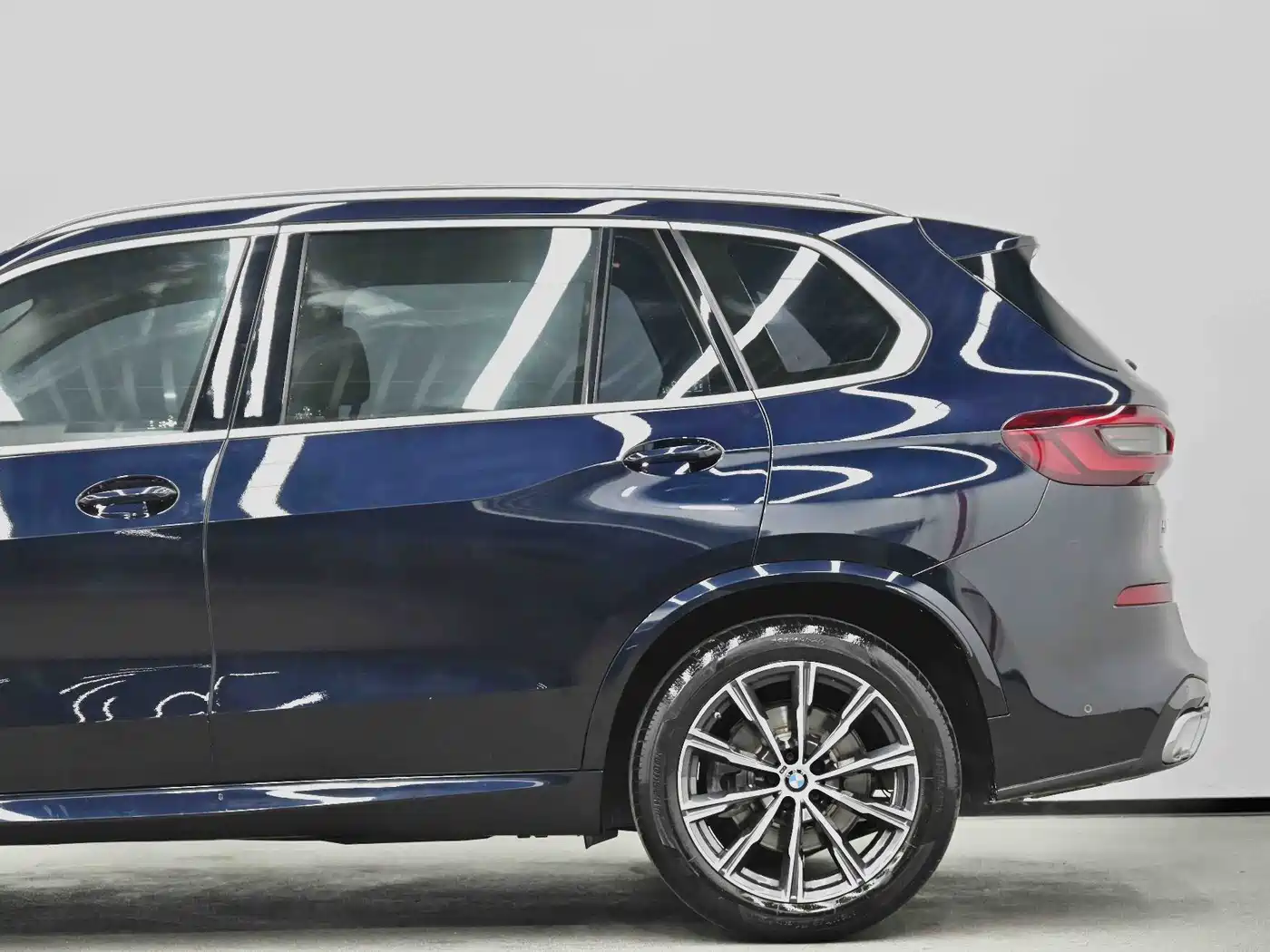BMW X5 2022 Facelift xDrive 30Li M Sport Package фото 28