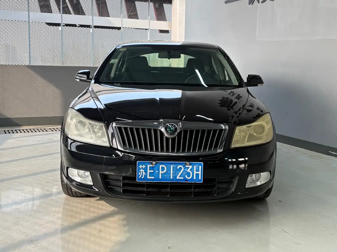 Škoda Octavia 2010 1.6L Auto Comfort фото 2