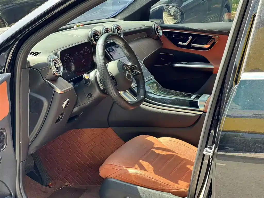 MERCEDES-BENZ GLC