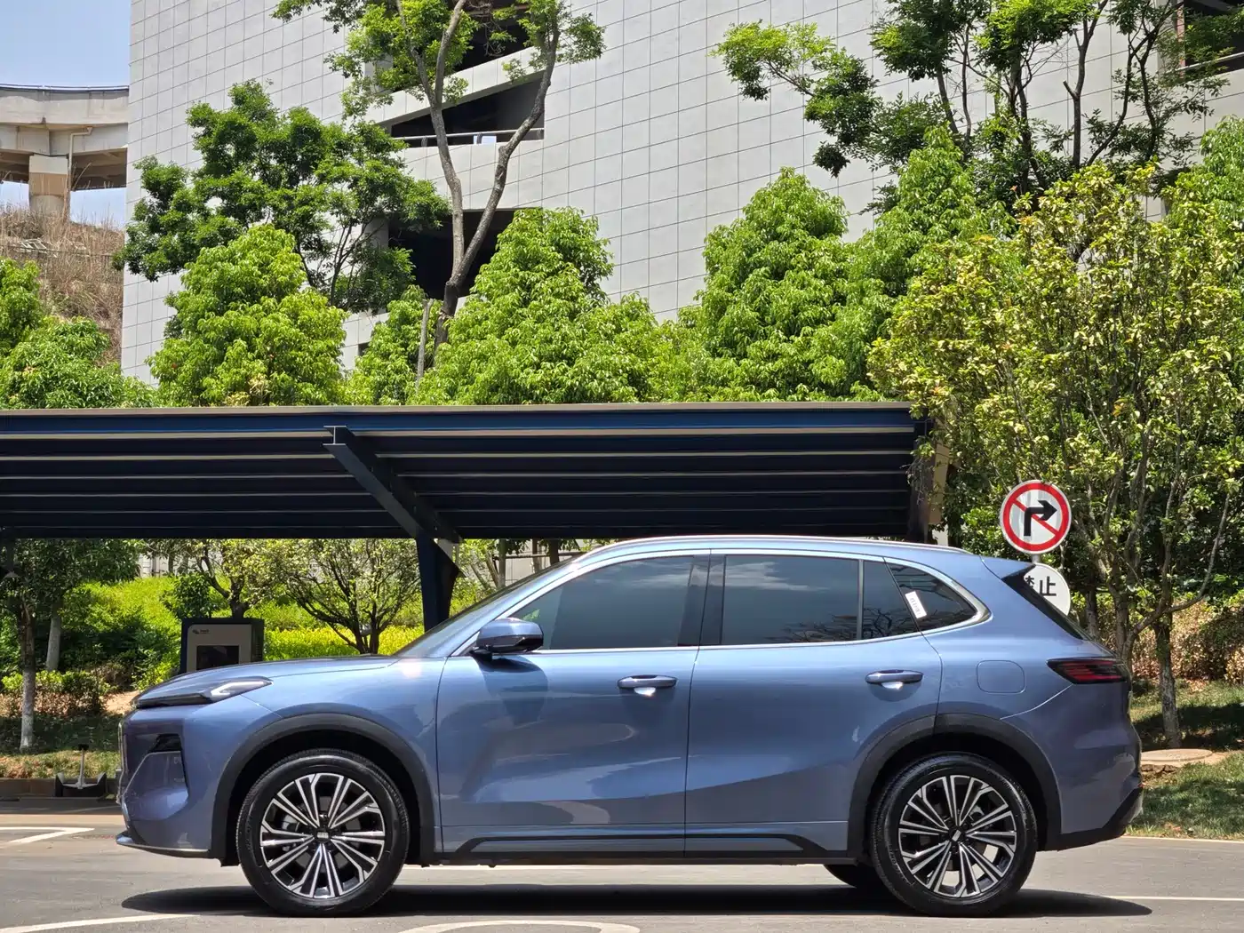 Geely Galaxy Galaxy Starship 7 EM-i 2025 120km Navigation Edition фото 2