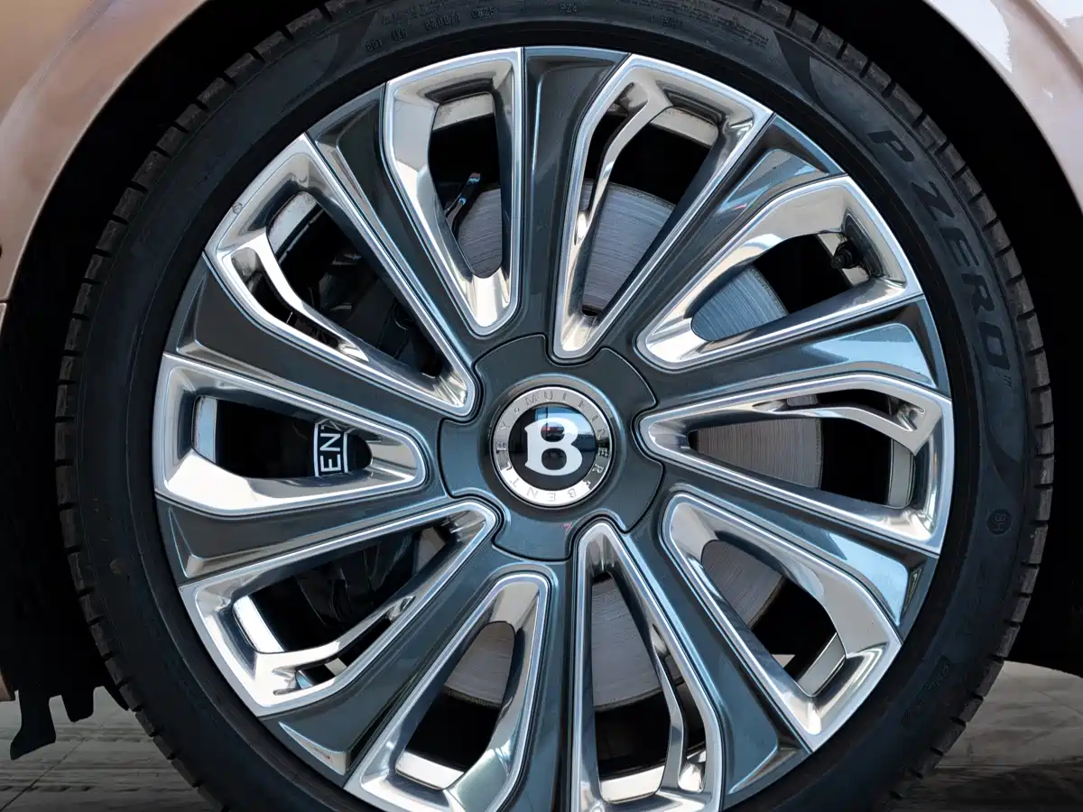 BENTLEY FLYING SPUR PLUG IN HYBRID