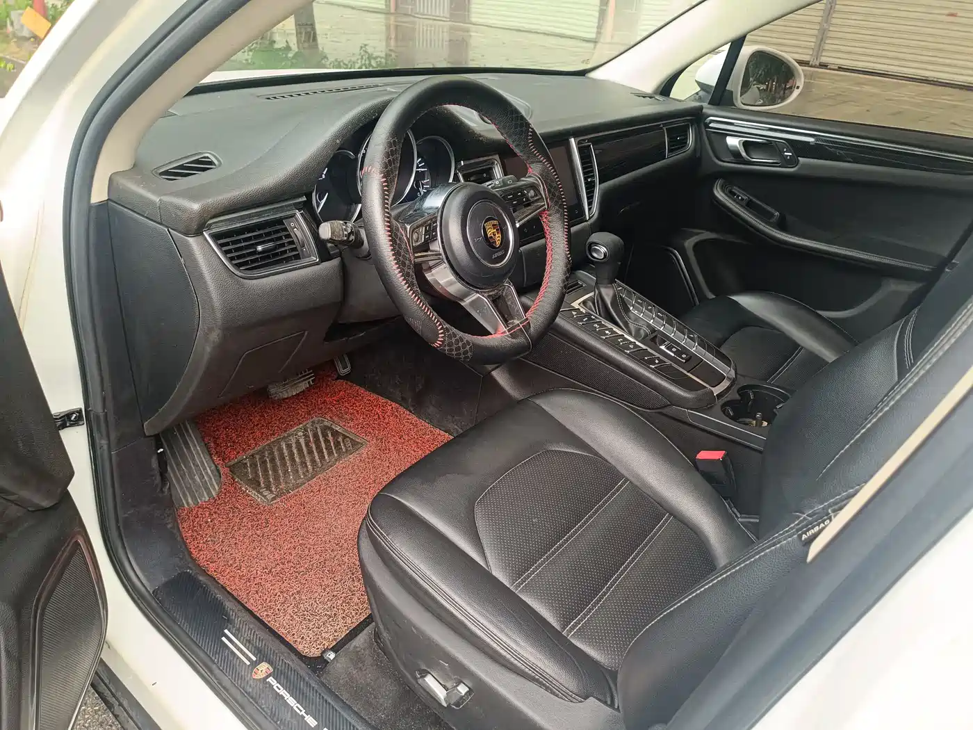 Фото 7 - Zotye SR9