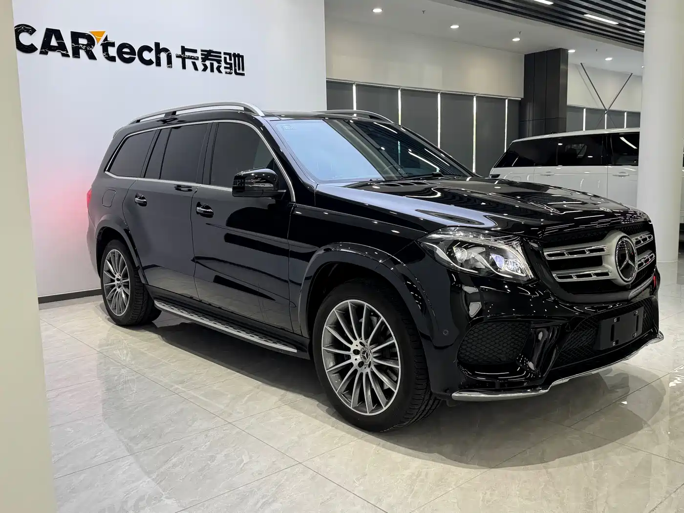 Mercedes-Benz GLS 2018 Facelift GLS 500 4MATIC фото 3