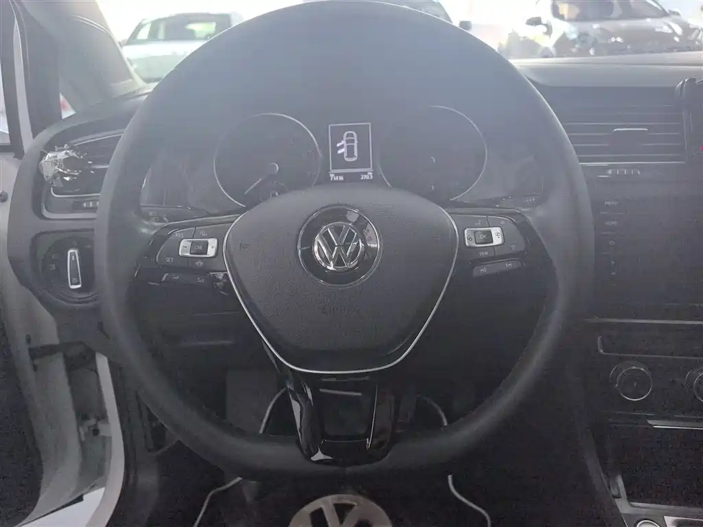 Volkswagen Golf 2020 Beloved Edition 280TSI DSG Comfort фото 17