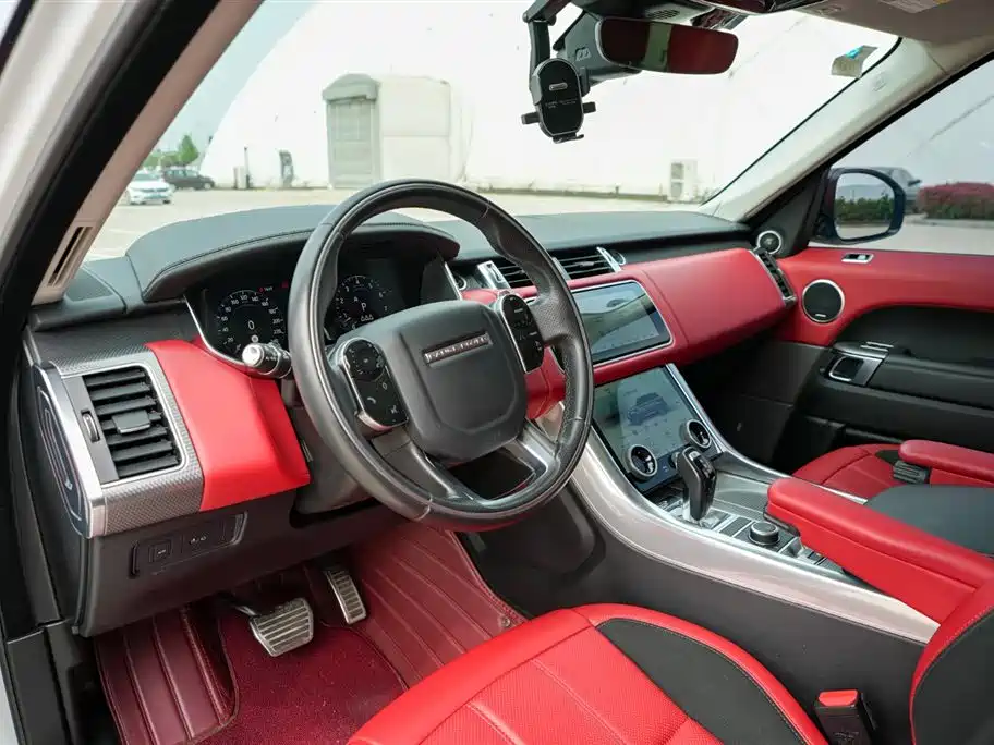 Land Rover Range Rover Sport 2020 3.0 L6 SE фото 4