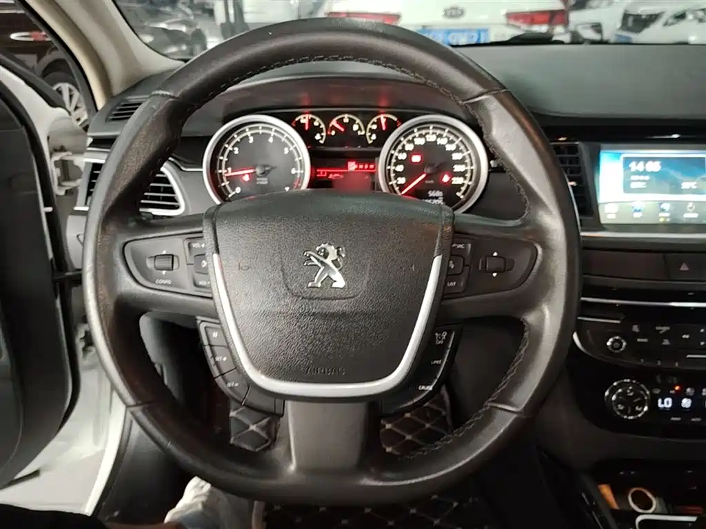 Peugeot 508 2015 1.6THP Auto Excellence Edition фото 11