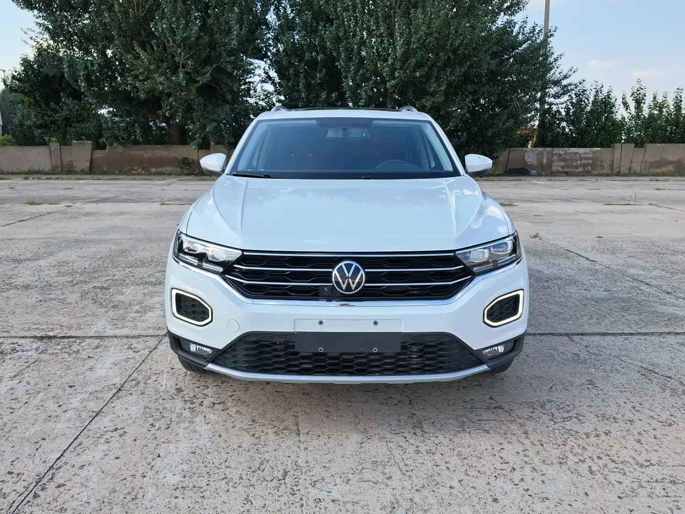 Volkswagen T-Roc, миниатюра 2