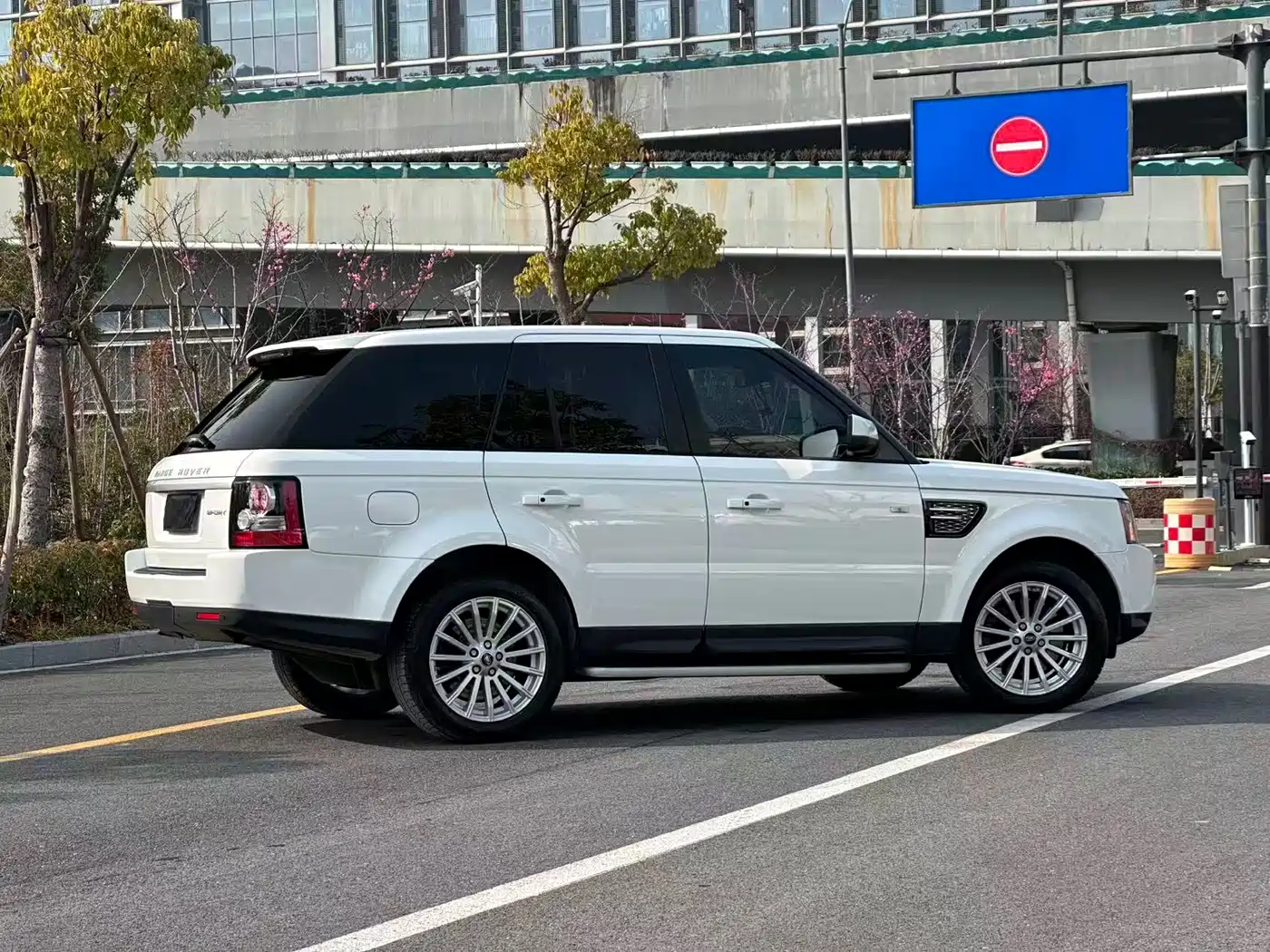 Land Rover Range Rover Sport 2013 3.0 TDV6 Black Label Limited Edition фото 13