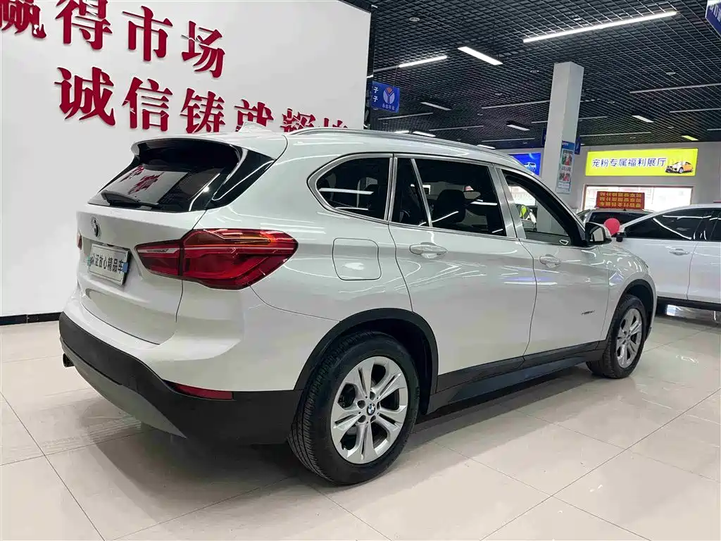 BMW X1 2016 sDrive18Li Premium Model фото 6