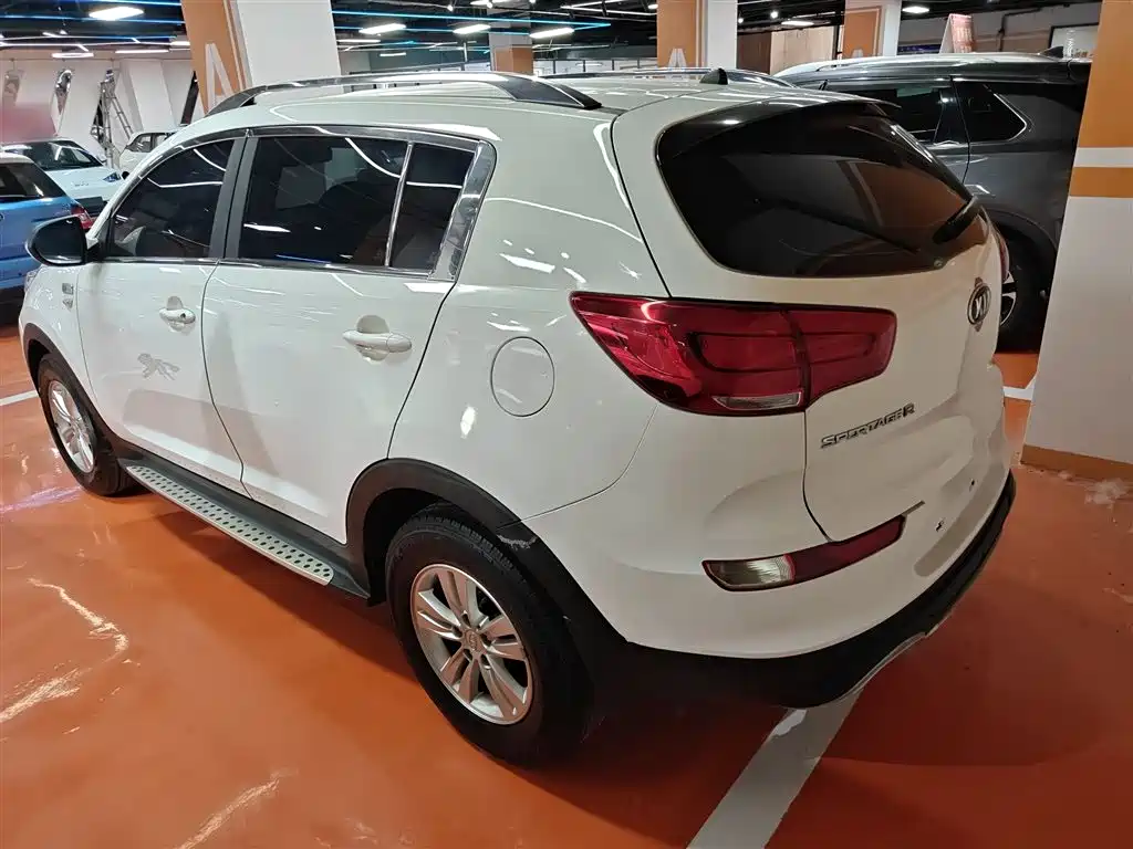 Kia Sportage 2015 2.0L Automatic 2WD GL фото 10
