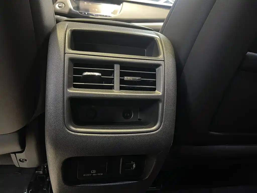 Cadillac XT5 2016 2016 28T AWD Luxury Model