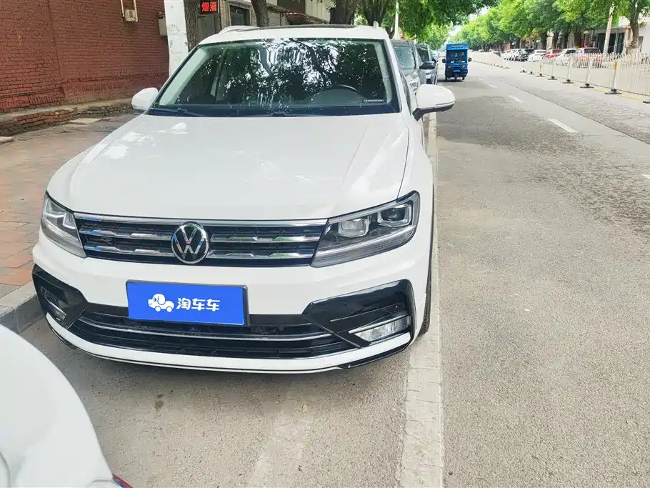 Volkswagen Tiguan L 2021 330TSI Automatic 2WD R-Line Premium фото 2