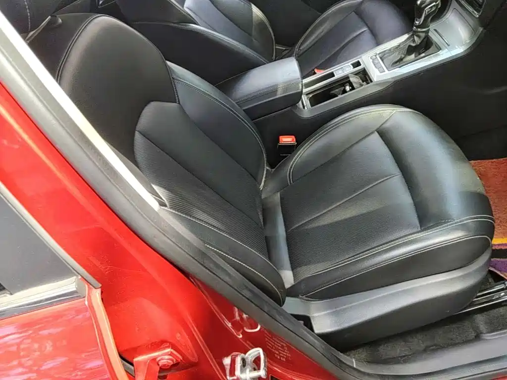 Фото 25 - Roewe RX5