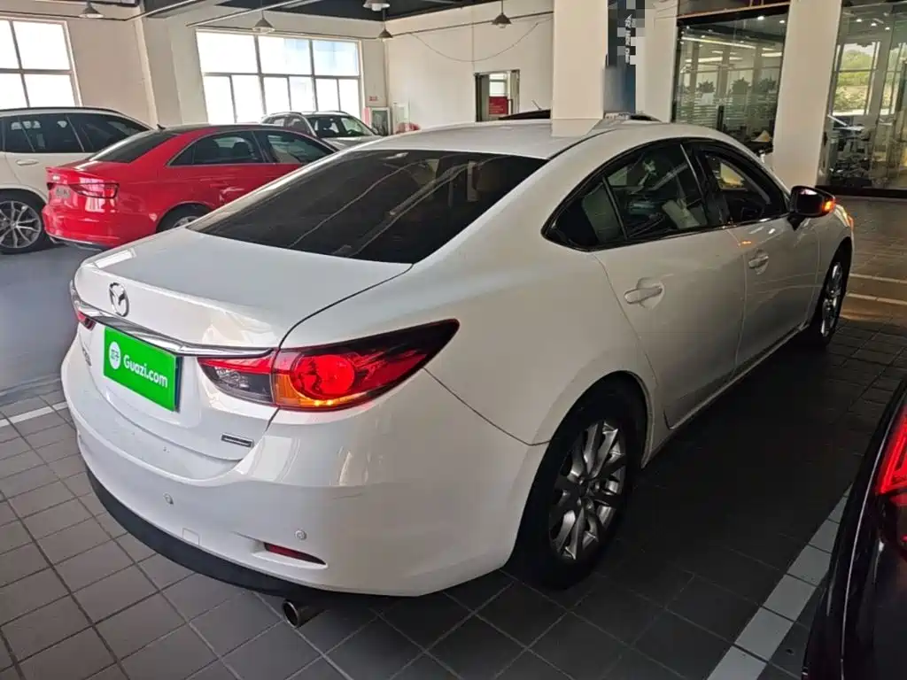 Photo 7 - Mazda Atenza