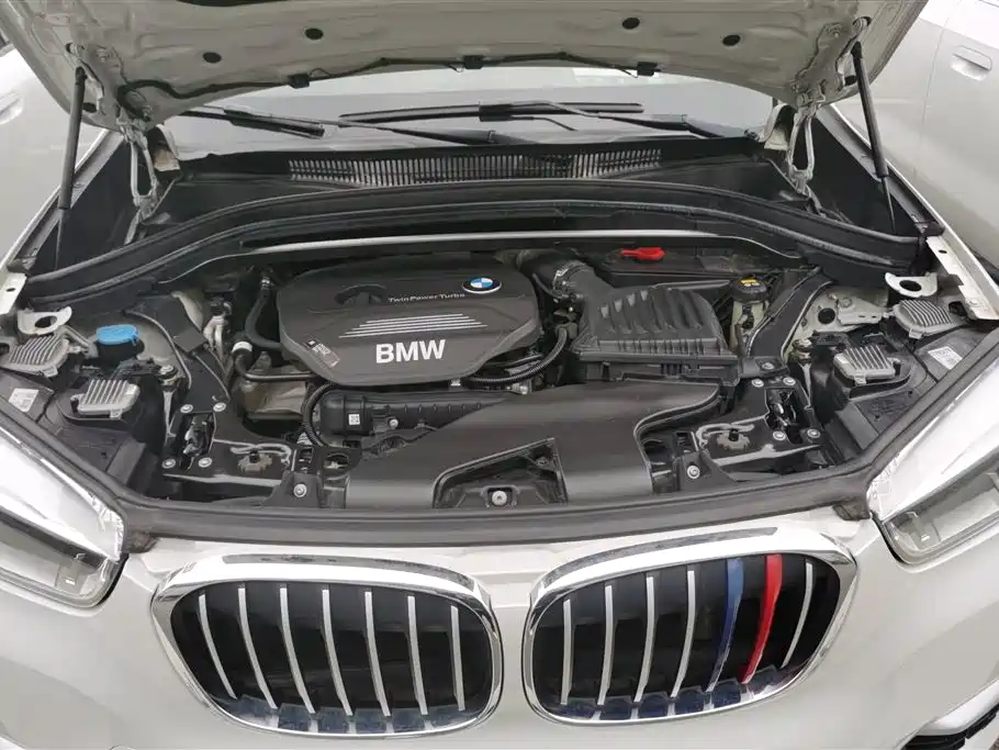 BMW X1 2018 sDrive18Li Premium Model фото 10