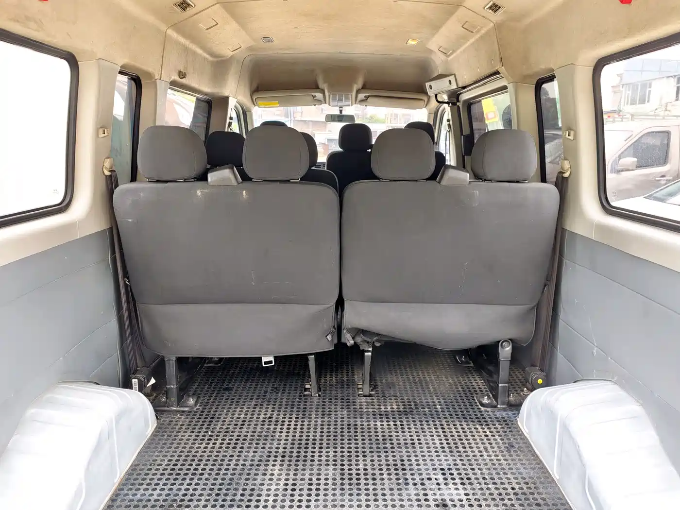 SAIC Maxus Xintu V80 2021 2.0T PLUS Manual Business Travel Edition Long Wheelbase Medium Roof 9 Seats фото 25