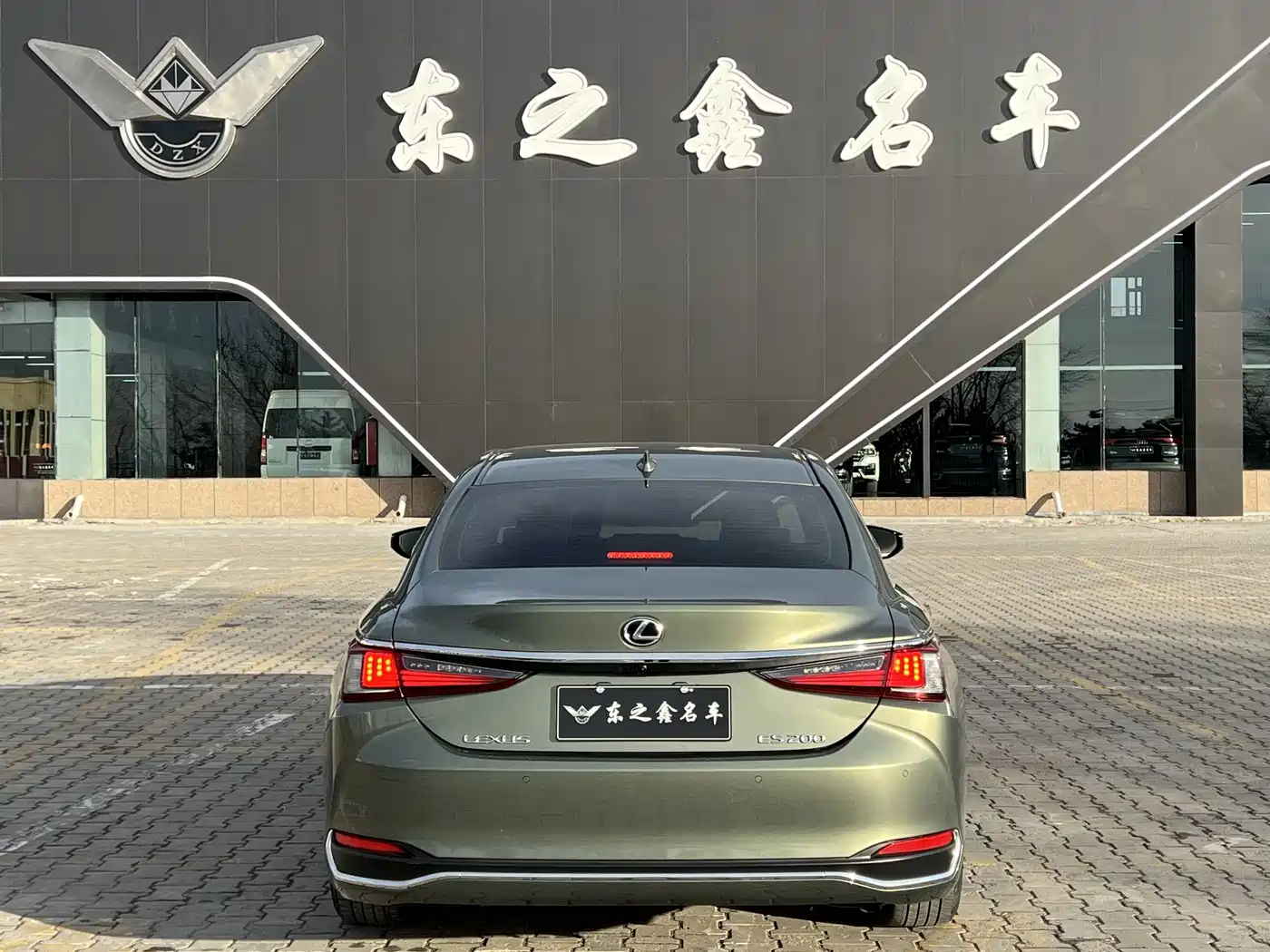 Lexus ES 2022 200 Excellence Edition фото 5