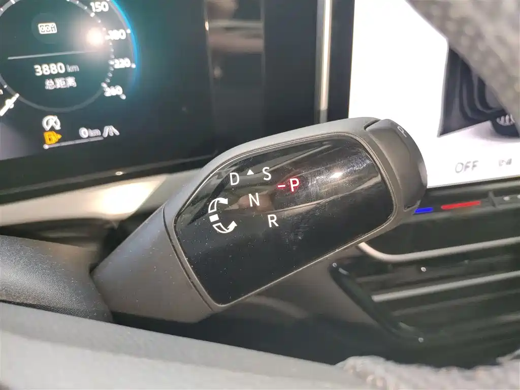 Volkswagen Passat 2025 Pro 380TSI Dragon Prestige Edition фото 14