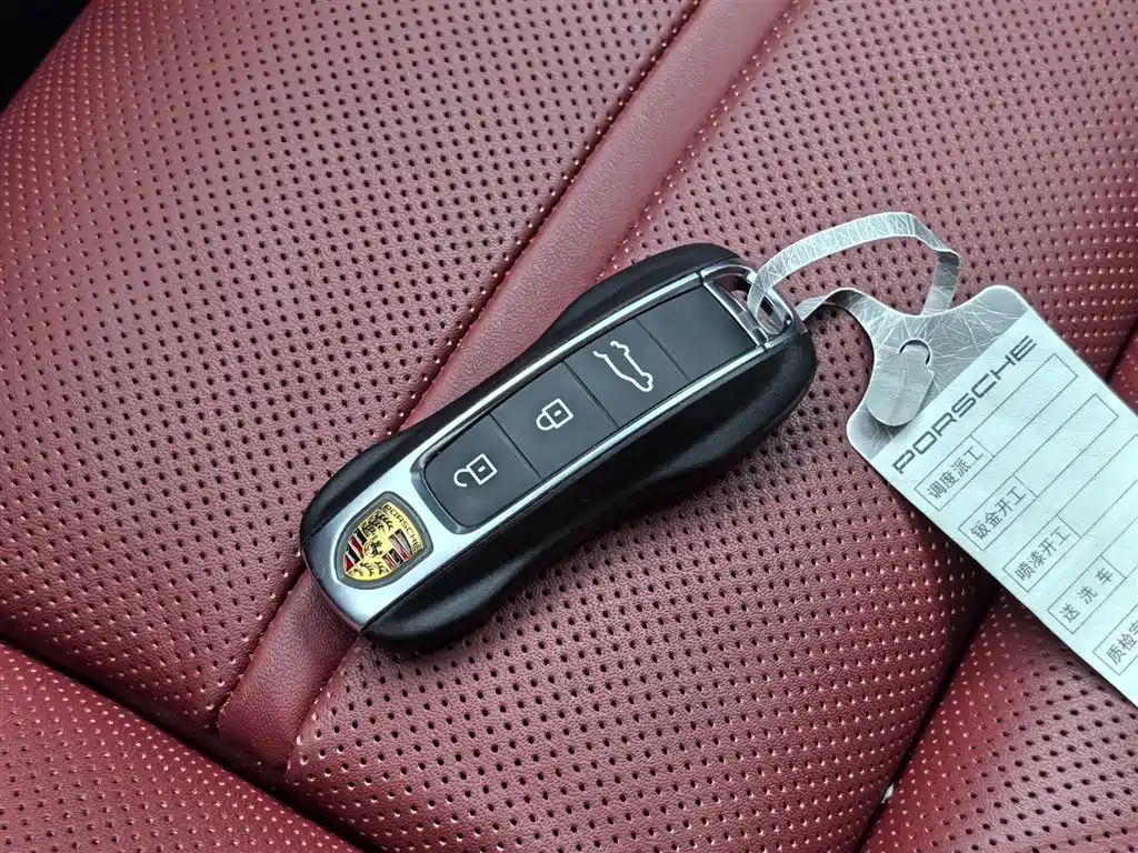 PORSCHE CAYENNE
