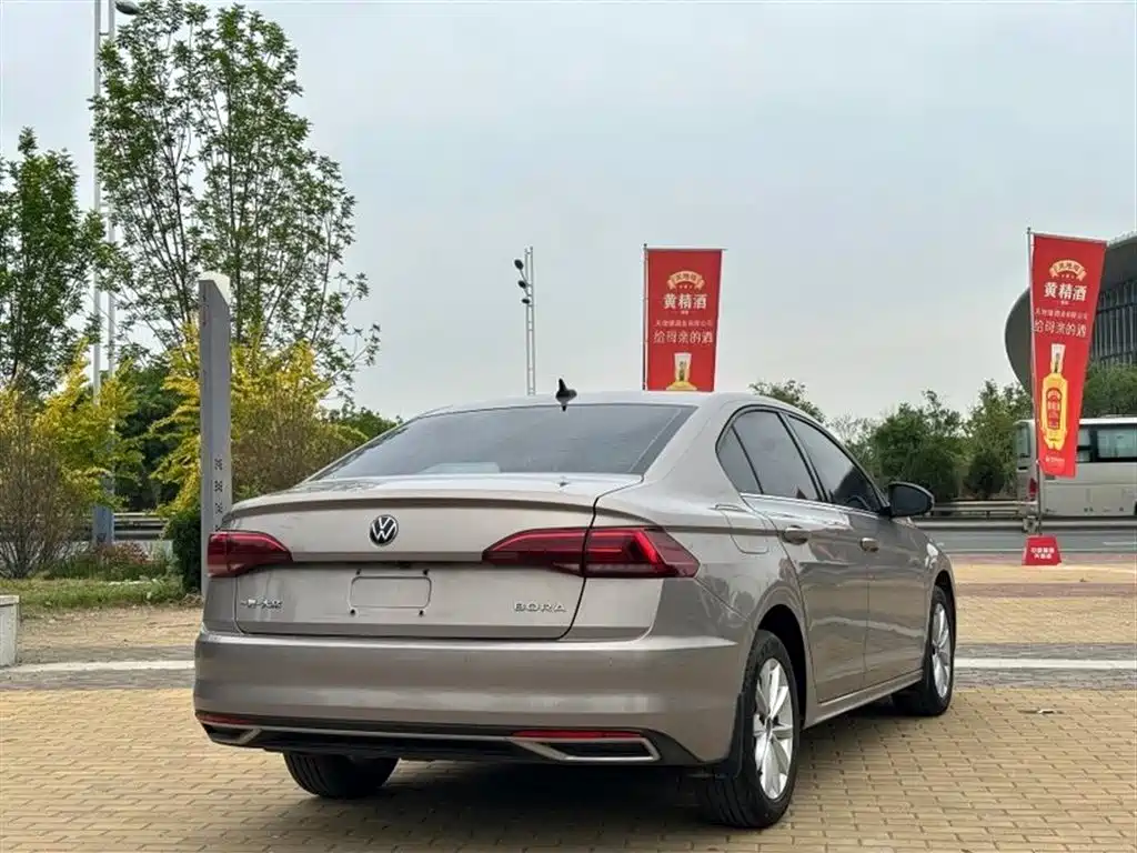 Volkswagen Bora 2021 1.5L Automatic Luxury Smart Edition фото 4
