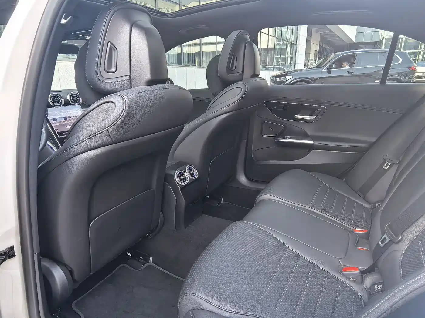Mercedes-Benz C-Class 2024 Facelift C 260 L 4MATIC Sport фото 15