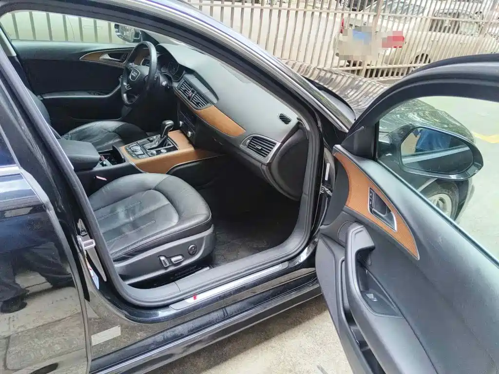 Фото 10 - Audi A6L