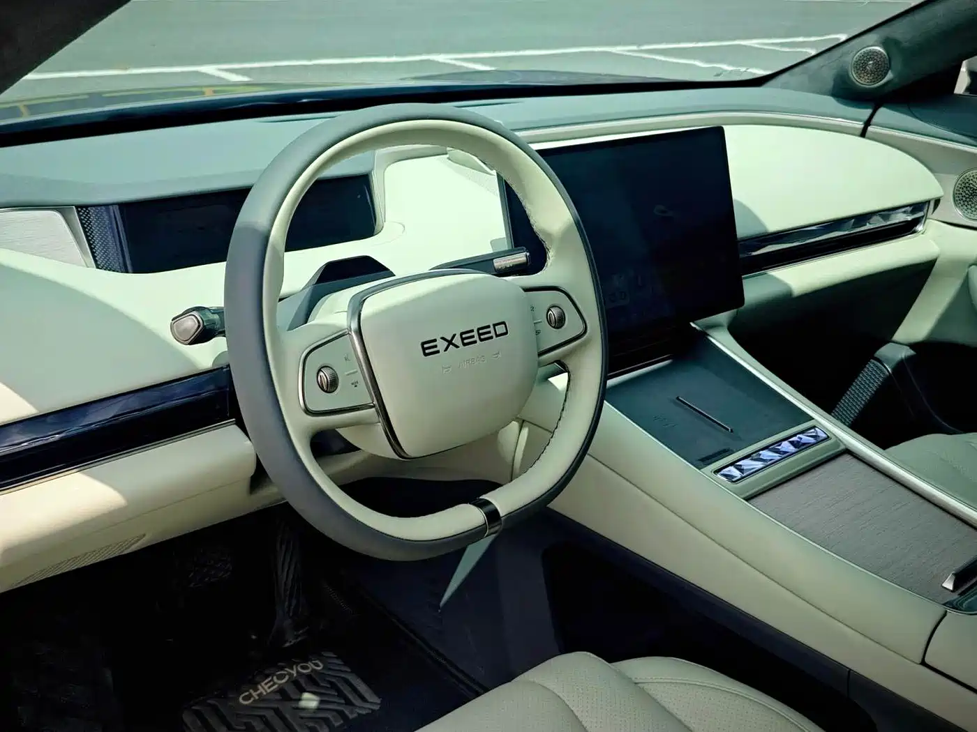 Exeed Exlantix ES 2026 2025 Range Extender Pro Highway Assist