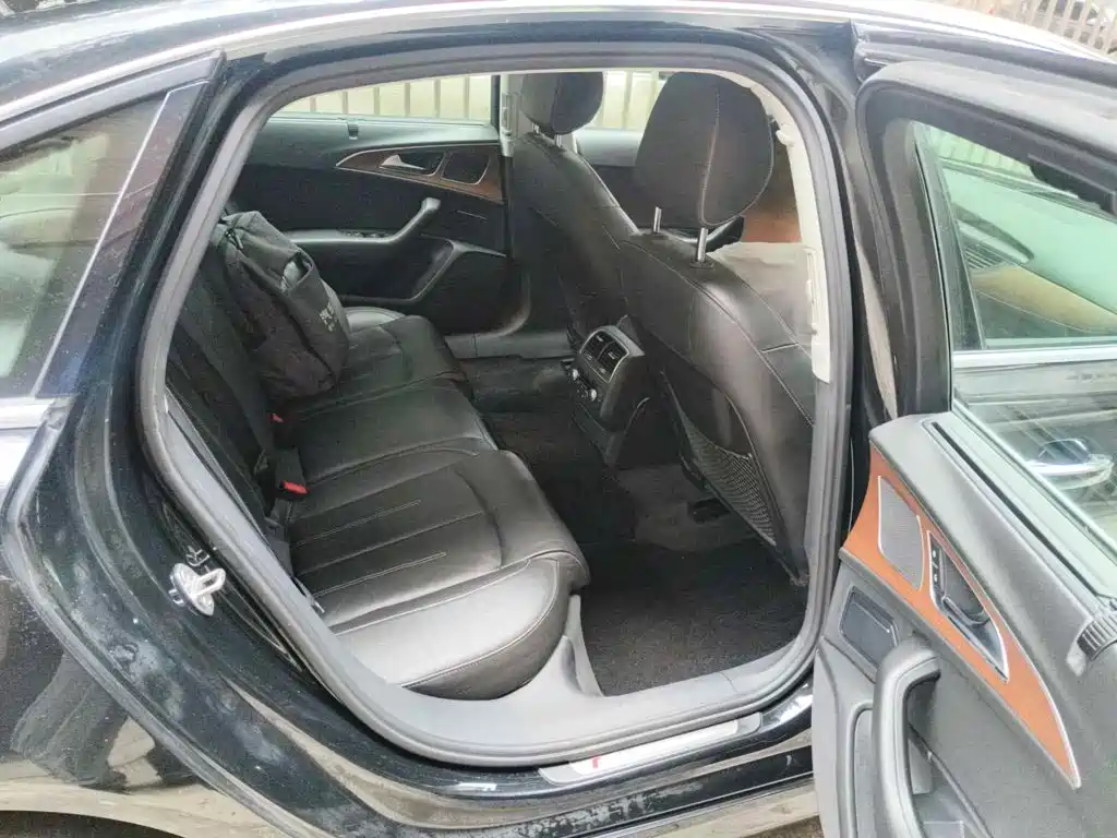 Фото 11 - Audi A6L