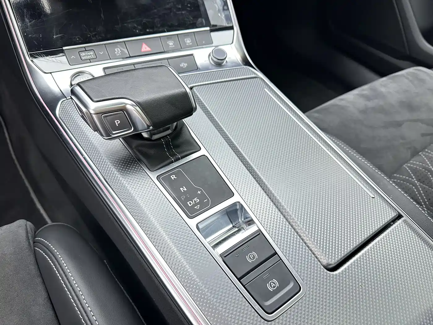 Audi A7L 2022 45 TFSI quattro S-line Vision Crystal Package фото 16