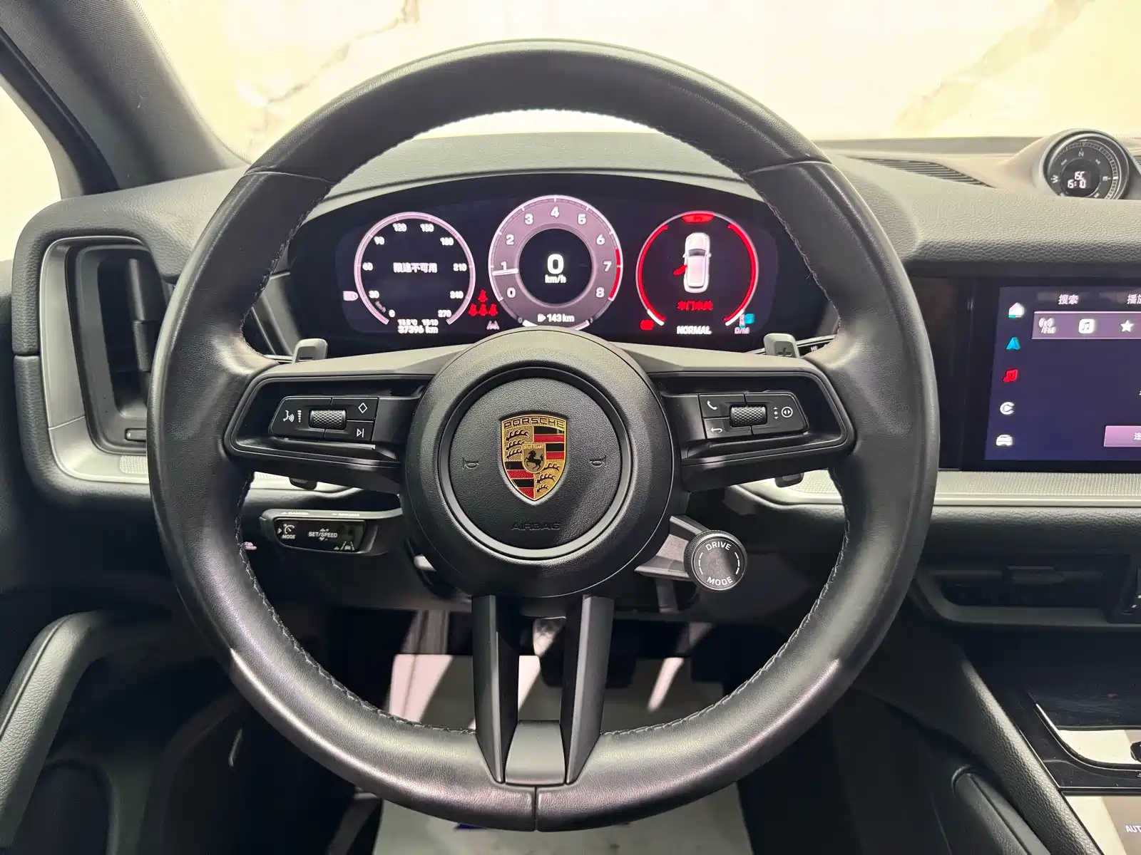 Photo 10 - Porsche Cayenne