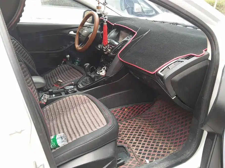 FORD FOX