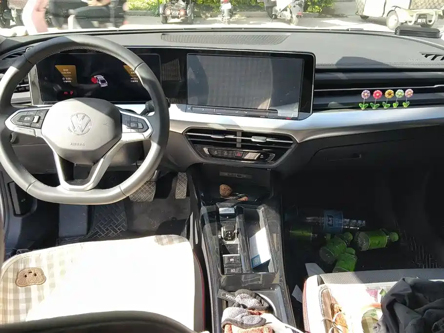 VOLKSWAGEN LINGDU