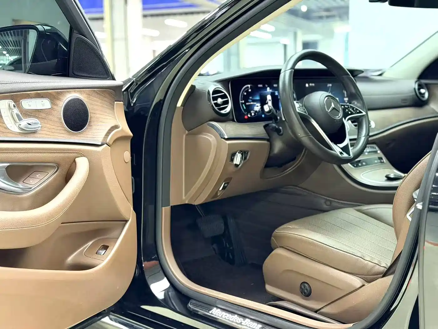 Mercedes-Benz E-Class 2021 E 300 L Fashion фото 8