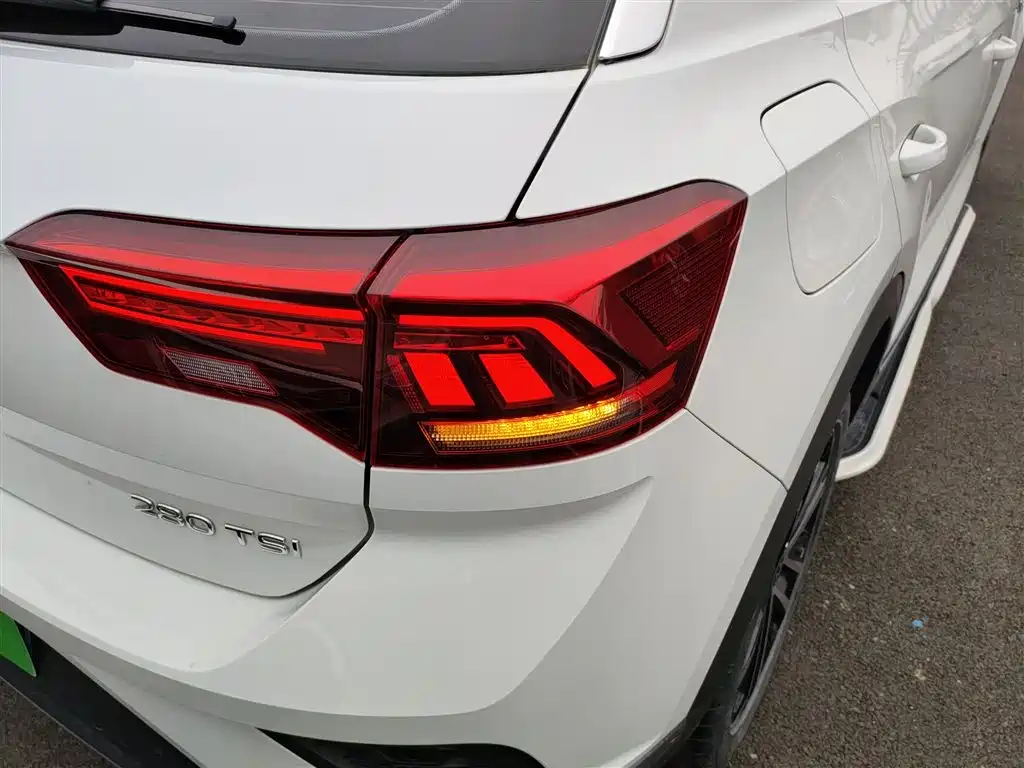 Volkswagen T-ROC 2022 280TSI DSG 2WD Comfort PLUS фото 8