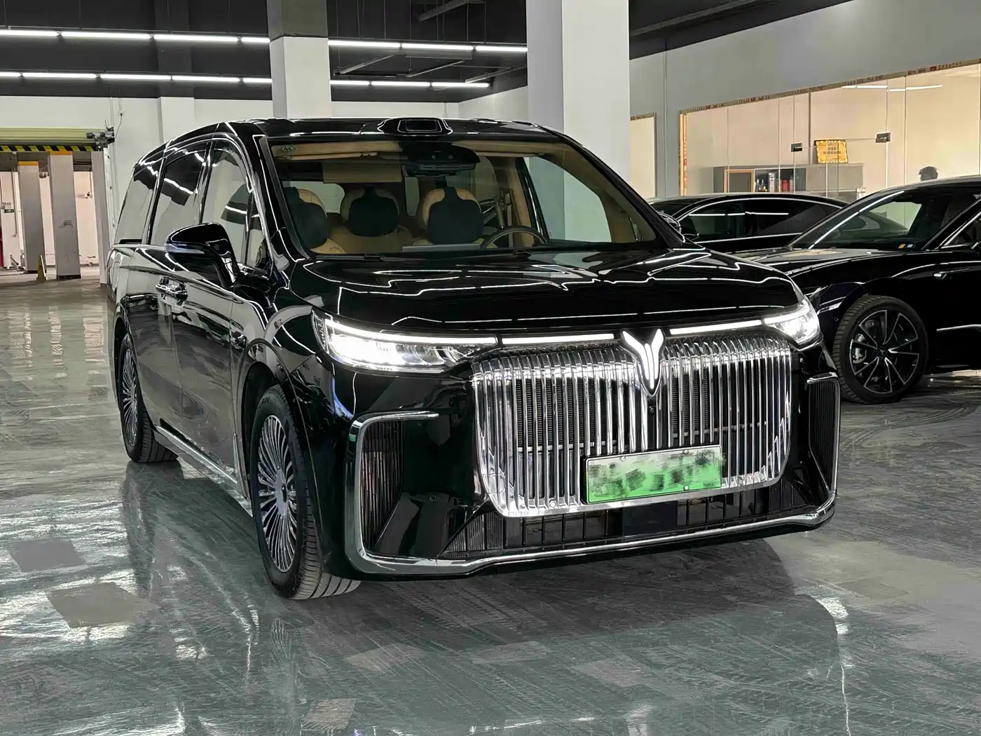 Voyah Auto Voyah Dreamer 2025 Model PHEV 4WD Premium QianKun Edition фото 3