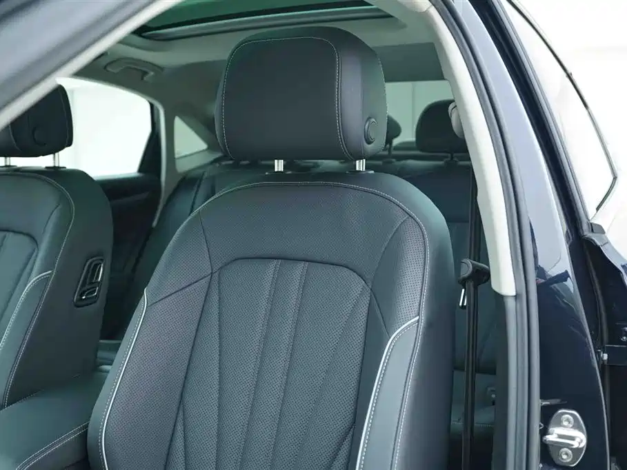 Volkswagen Passat 2024 380TSI Elite Edition фото 6