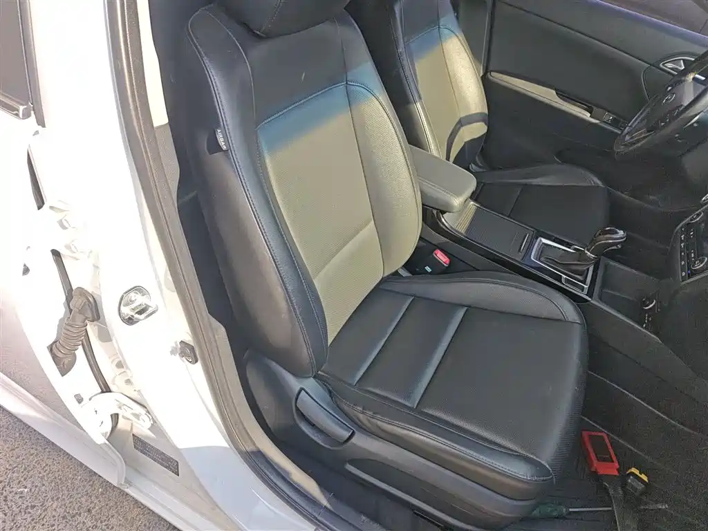Hyundai Mistra 2014 1.8L Auto Premium DLX фото 24