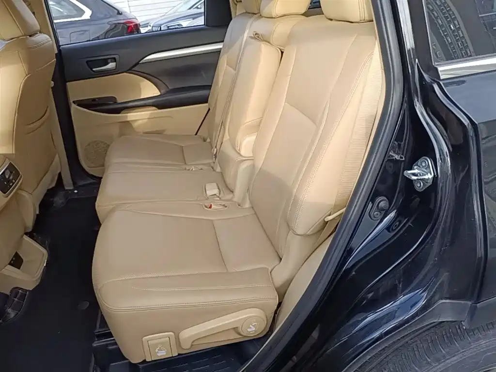 Toyota Highlander 2021 2.0T AWD Elite 7-Seater фото 24