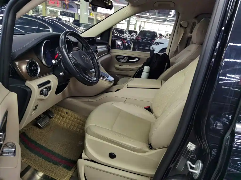 Mercedes-Benz V-Class 2020 Model V 260 L Long Wheelbase Luxury фото 12