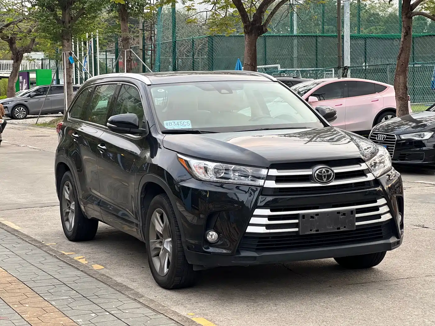 TOYOTA HIGHLANDER