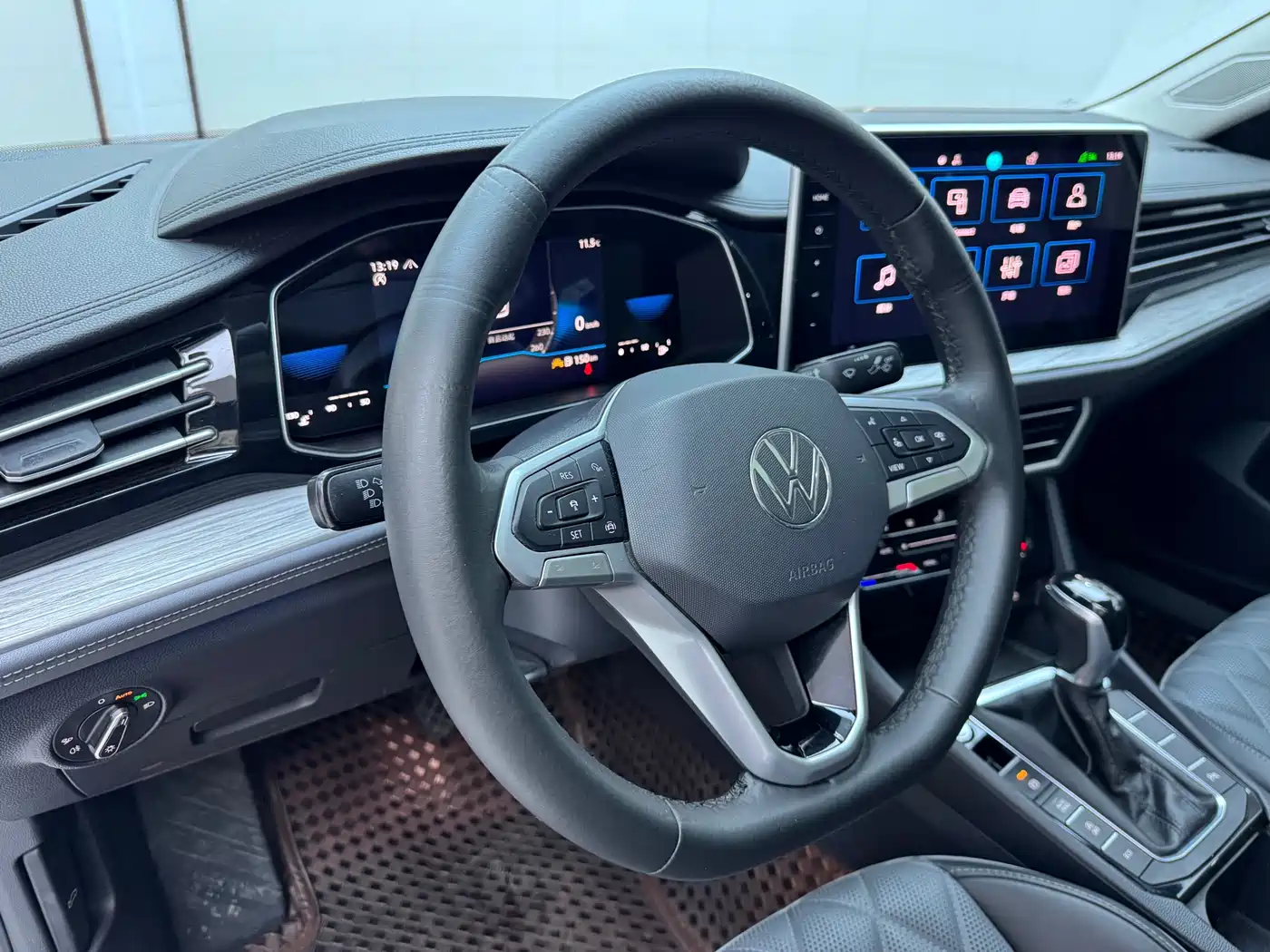Volkswagen Sagitar 2023 Model Year 280TSI DSG Surpass Edition фото 11