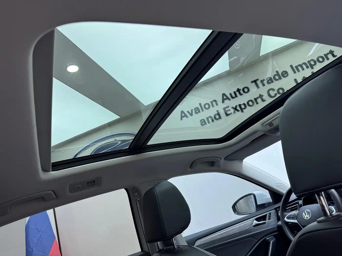Volkswagen Sagitar 2023 Model Year 280TSI DSG Surpass Edition фото 21