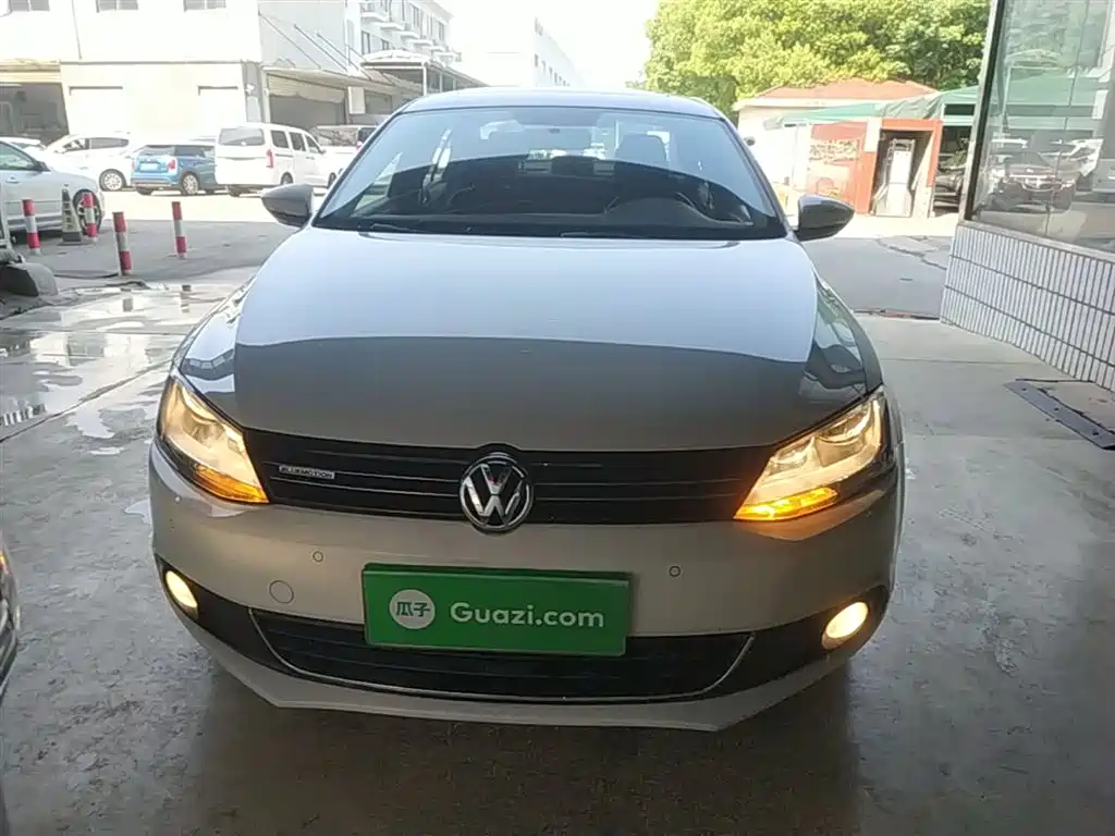 Volkswagen Sagitar 2014 Facelift 1.4TSI BlueMotion фото 3