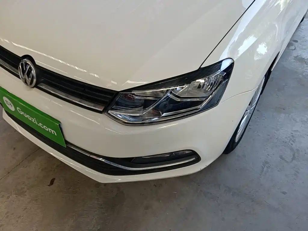 Фото 24 - Volkswagen Polo