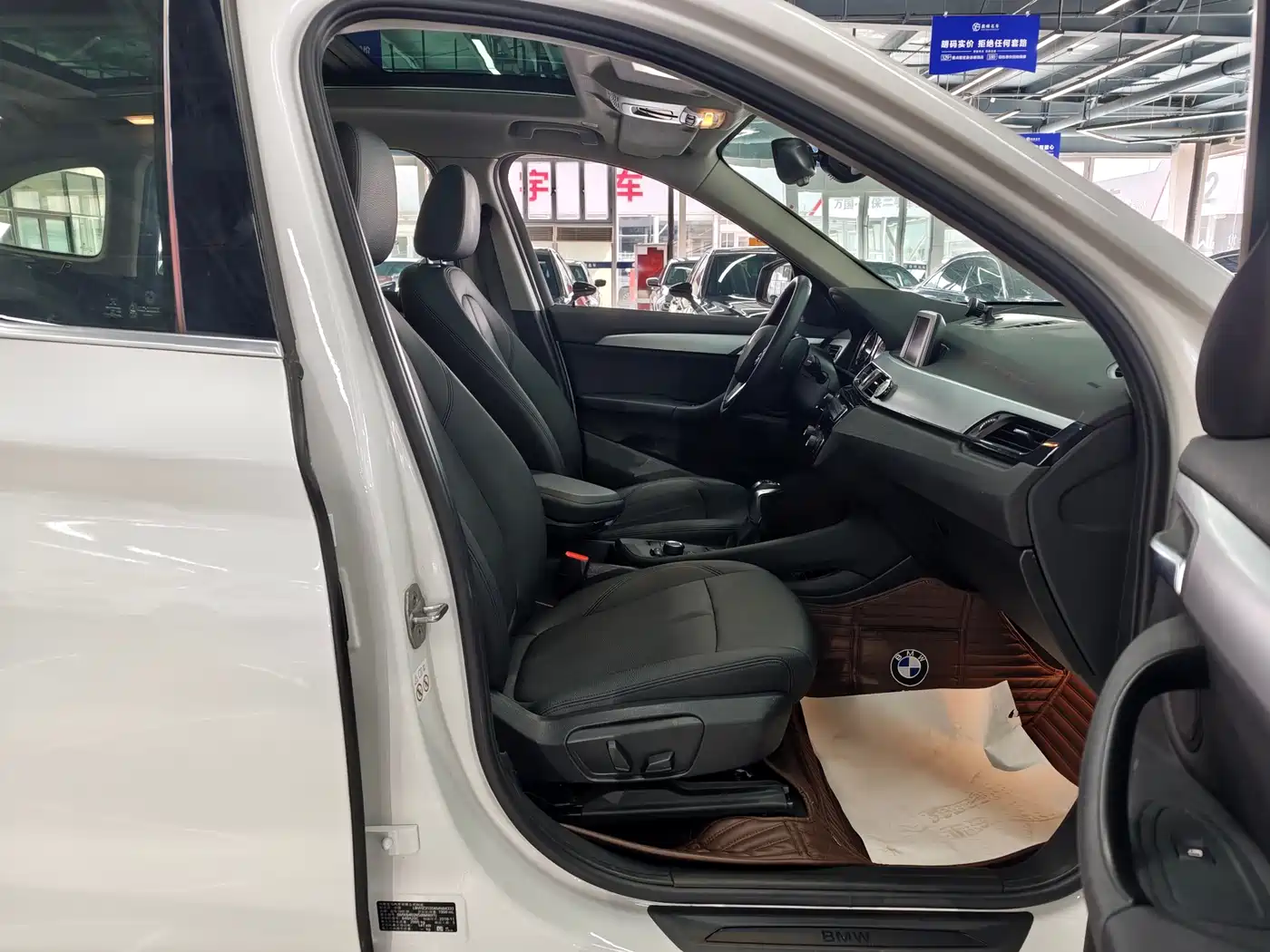 BMW X1 2019 sDrive20Li Leading Model фото 8