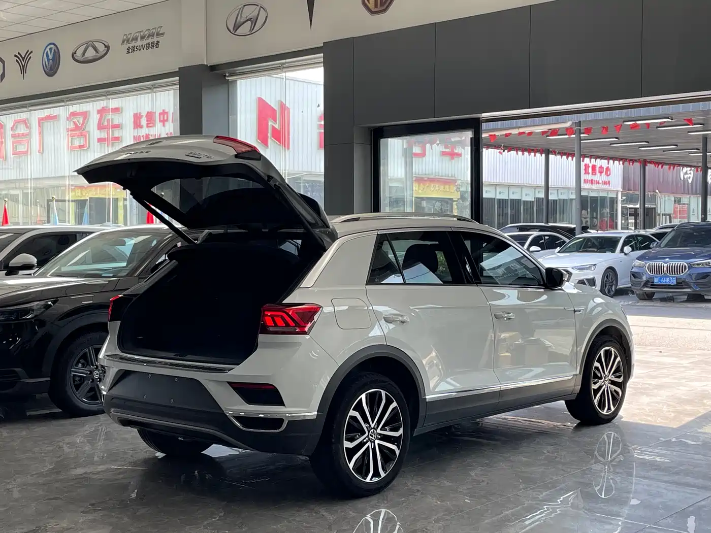 Volkswagen T-ROC 2021 Facelift 280TSI DSG 4WD Luxury Smart Connect Edition фото 17
