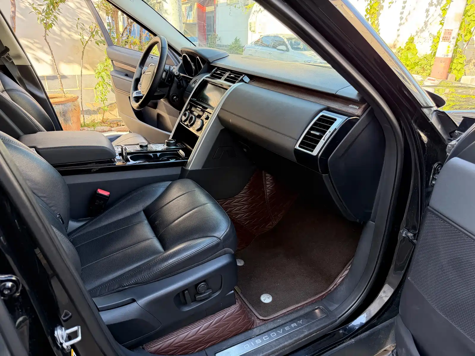 Photo 13 - Land Rover Discovery