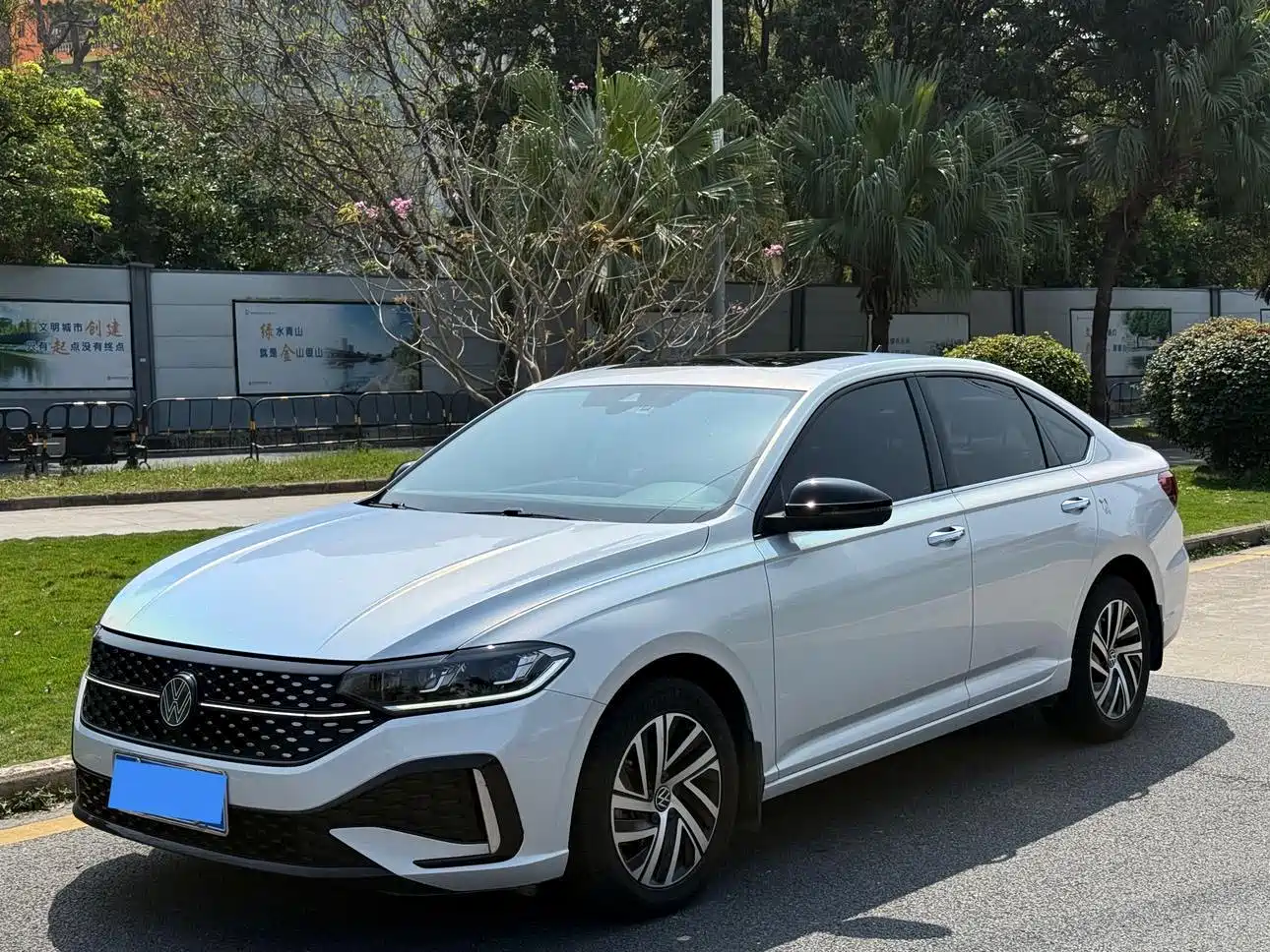 Volkswagen Lavida 2024 Model 300TSI DSG Starlight Leading Edition
