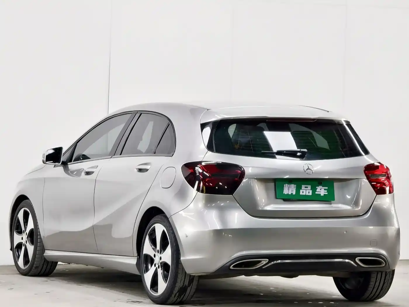 Mercedes-Benz A-Class (Import) 2017 A 200 Fashion Edition фото 6