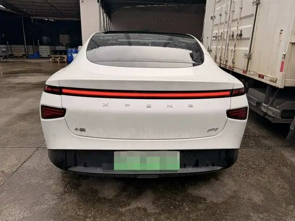 Фото 3 - XPeng P7